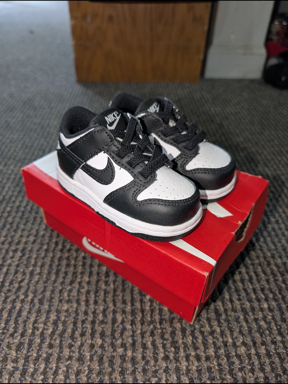 Nike Baby Dunks Panda Black/White  Low-Top Sneakers Sz 4c